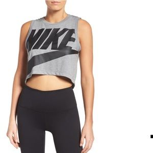 NIKE Sportswear Essential Crop Tee Size Small